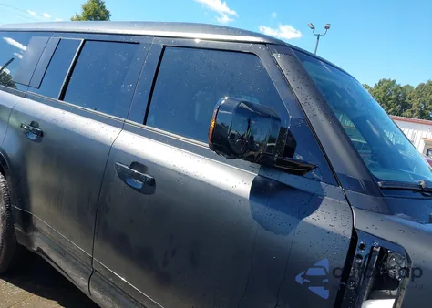 2025 Land Rover Defender 130 P400 X-Dynamic Se z USA, uszkodzony, nr VIN SALE2FEU4S2410234